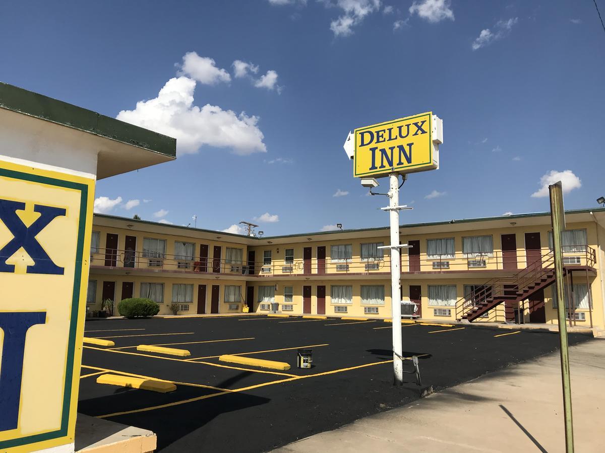 Deluxe Inn Midland Exterior photo